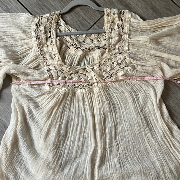 Vintage Cream 70s Flowy Peasant Top w/angel sleeves best fit S/M - Picture 6 of 9